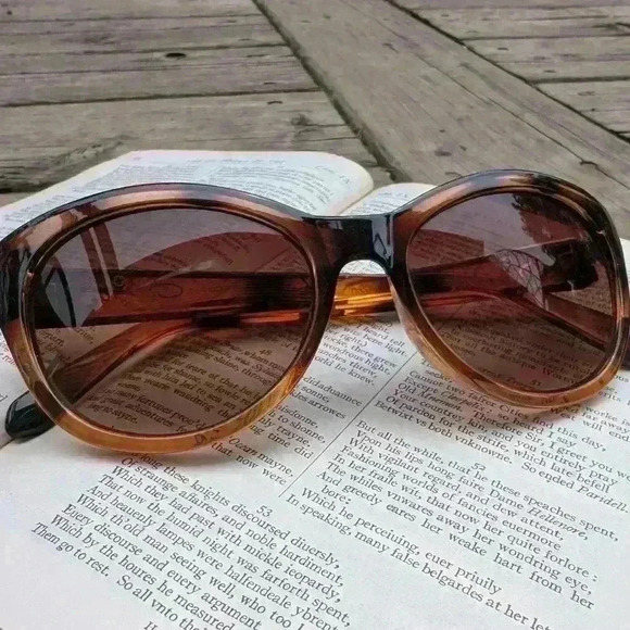 Vintage Oscar de la Renta  sunglasses - Picture 2 of 10